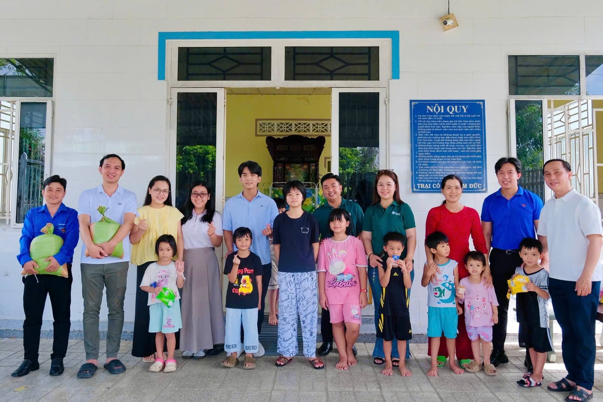 TRAO YÊU THƯƠNG – TIẾP BƯỚC ĐẾN TRƯỜNG