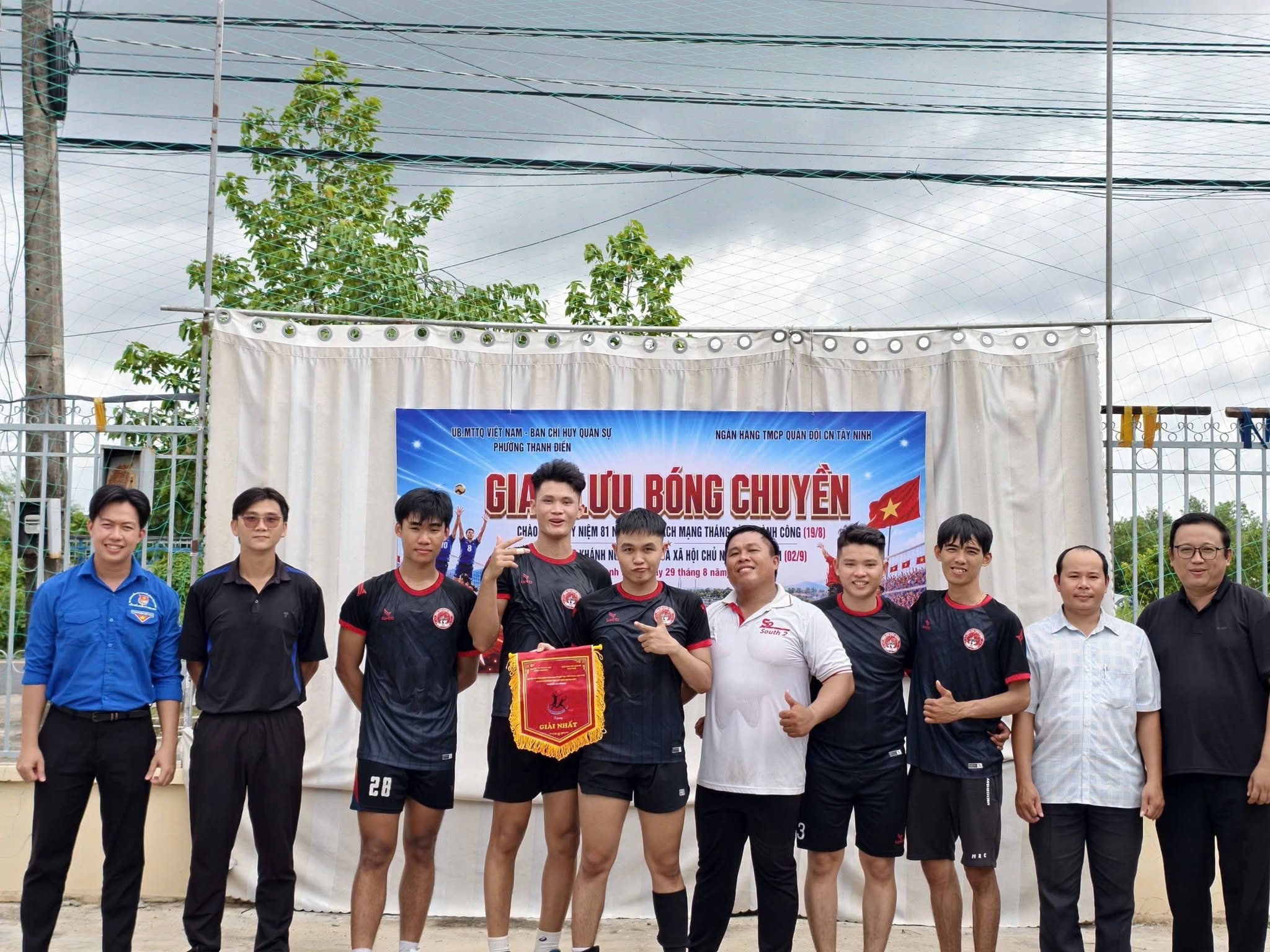GIAO LƯU BÓNG CHUYỀN CHÀO MỪNG QUỐC KHÁNH 2/9