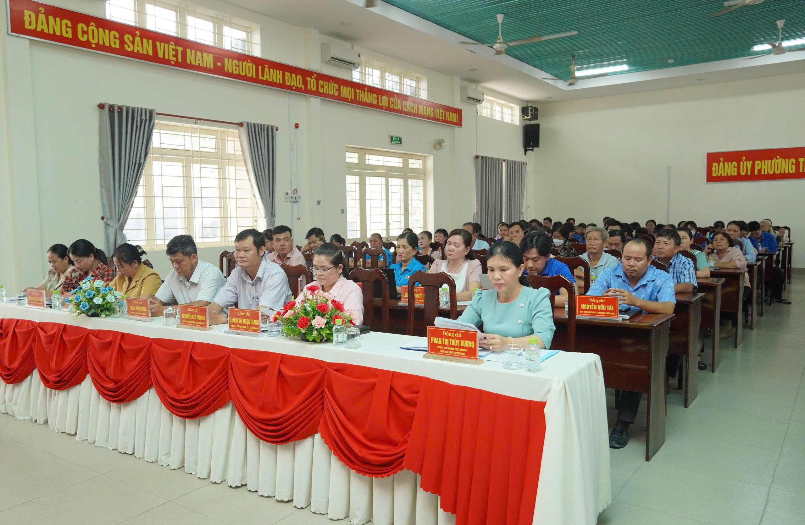 Mặt trận Tổ quốc Việt Nam phường tham gia tiếp xúc, đối thoại trực tiếp giữa người đứng đầu cấp uỷ, chính quyền