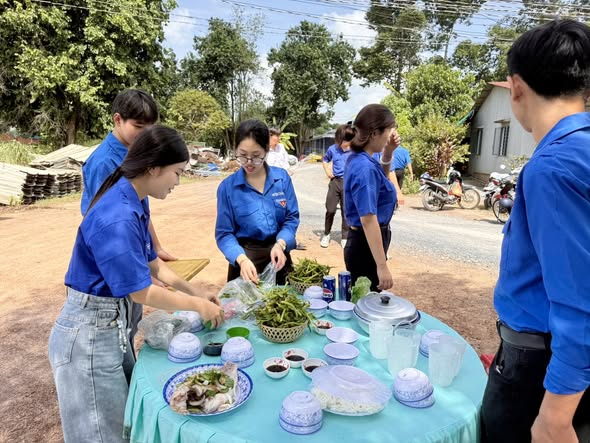 Chương trình “Người con hiếu thảo” nhân kỷ niệm 79 năm Ngày Thương binh - Liệt sĩ